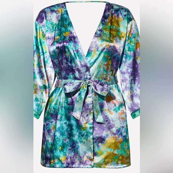 🆕Sattin Pretty Mini Robe - Fabletics - Picture 6 of 15